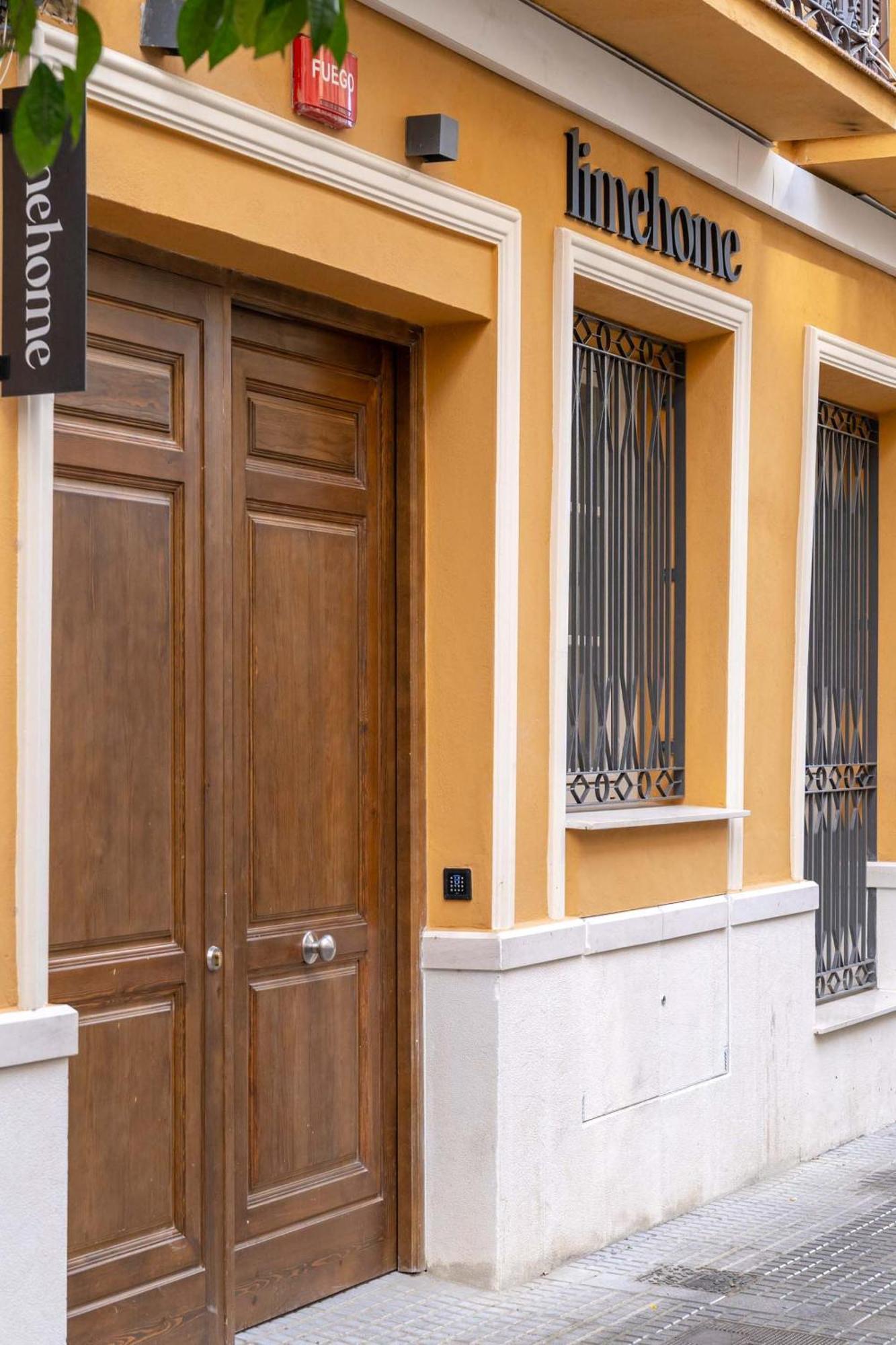 Limehome Malaga Calle Victoria Екстериор снимка