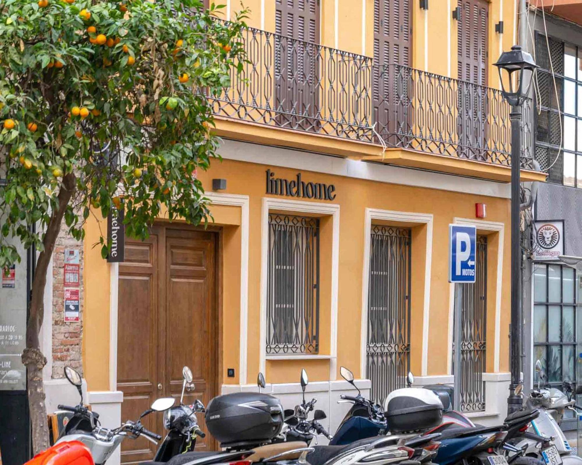 Limehome Malaga Calle Victoria Екстериор снимка