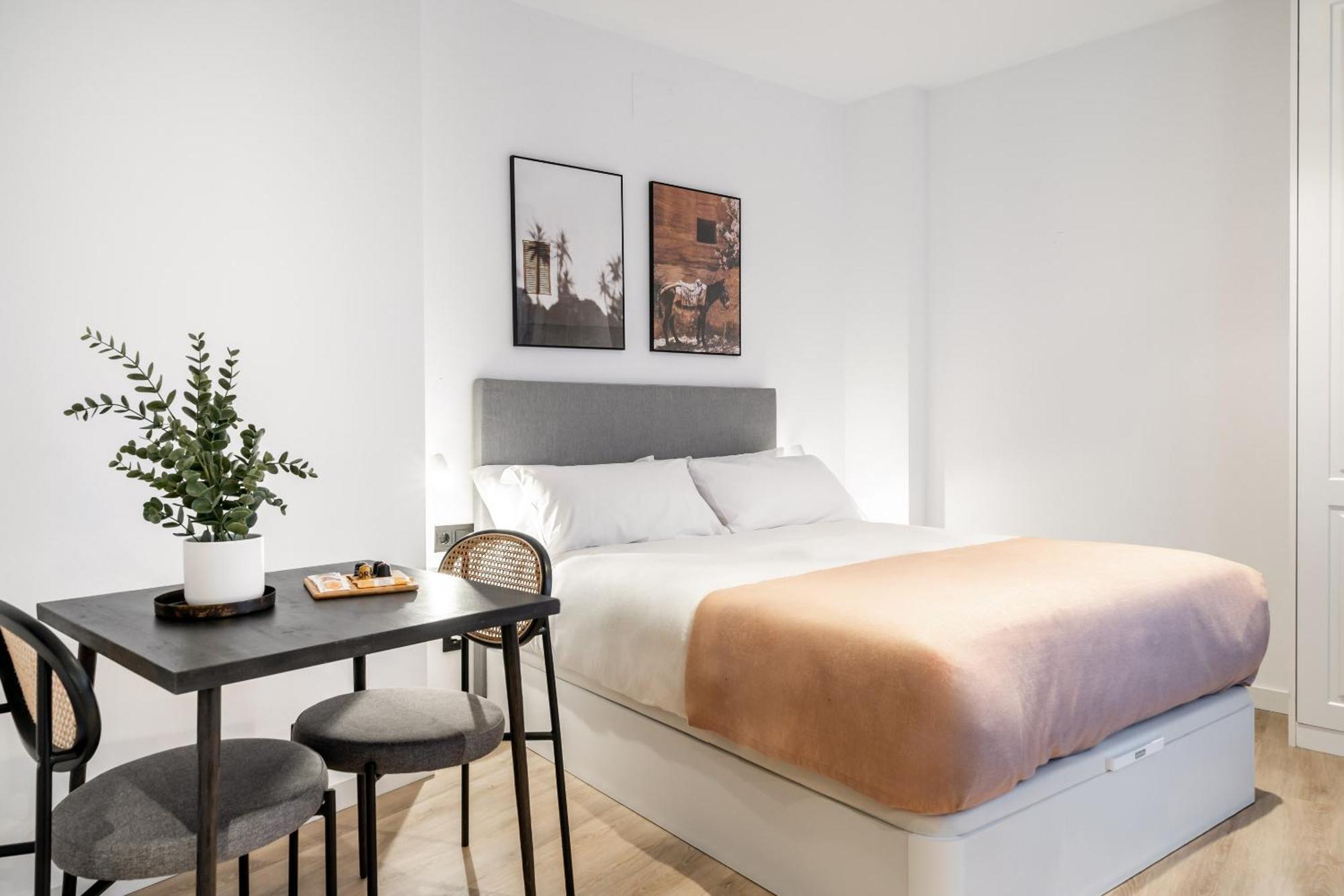 Limehome Malaga Calle Victoria Екстериор снимка