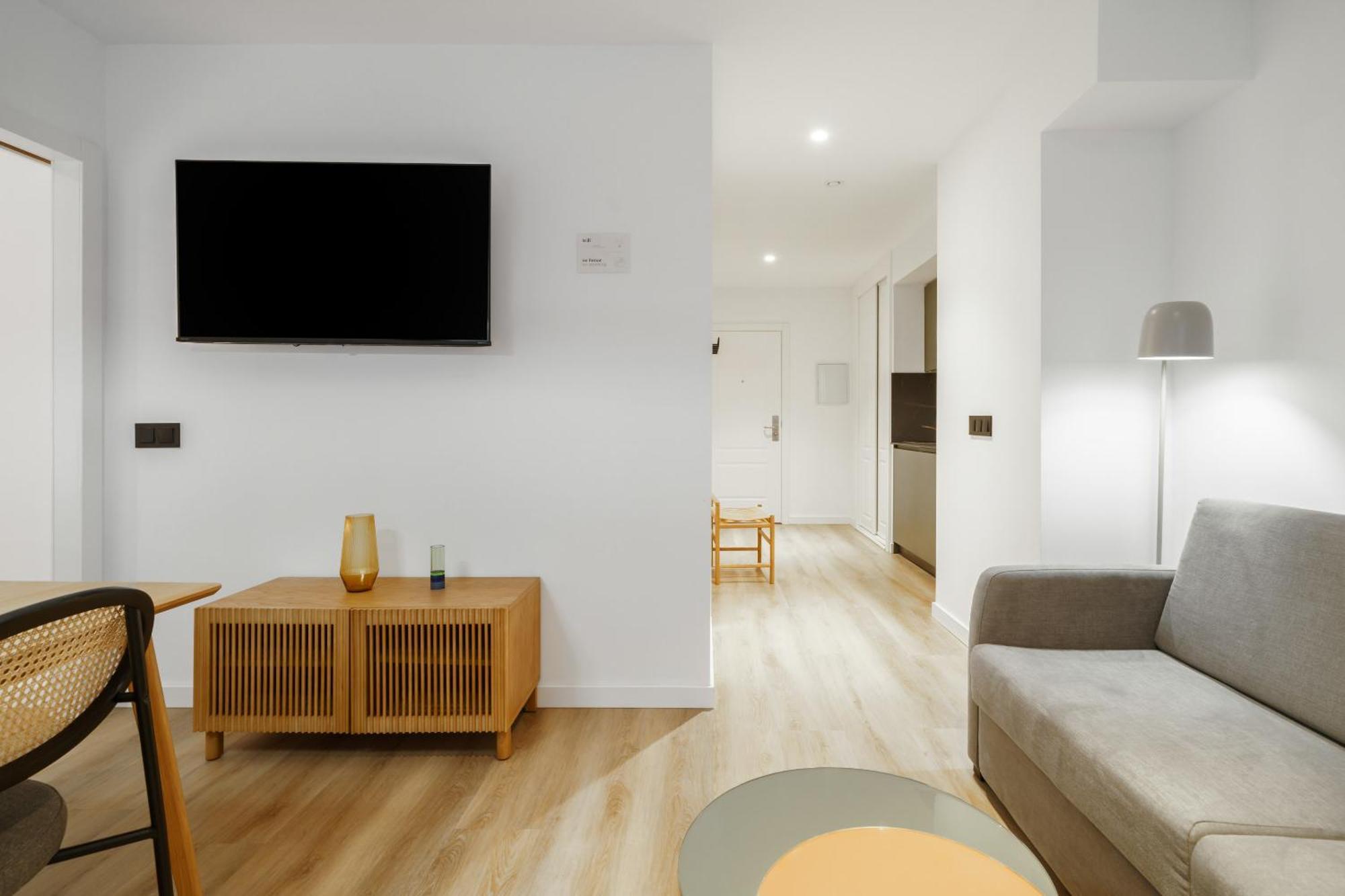 Limehome Malaga Calle Victoria Екстериор снимка