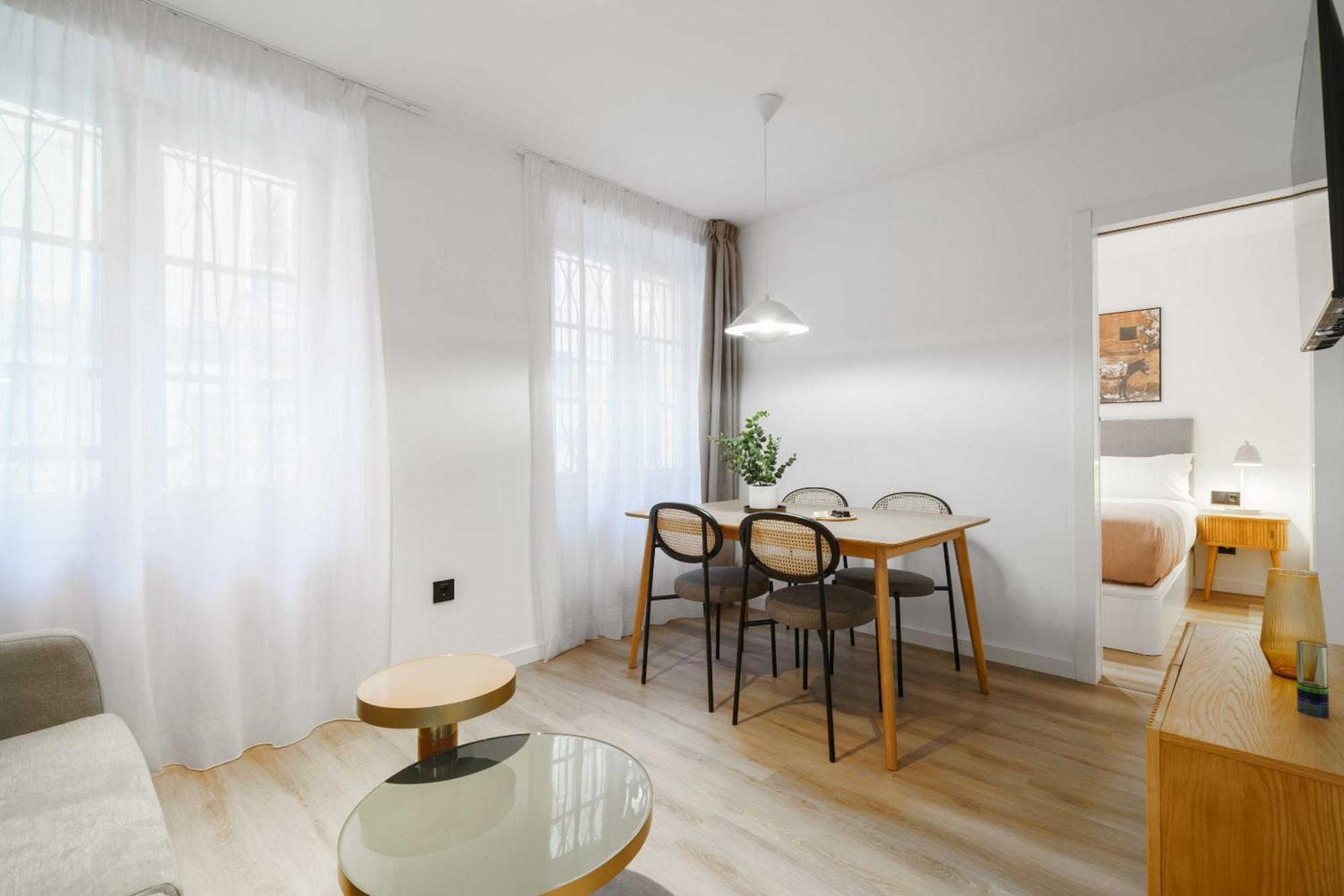 Limehome Malaga Calle Victoria Екстериор снимка
