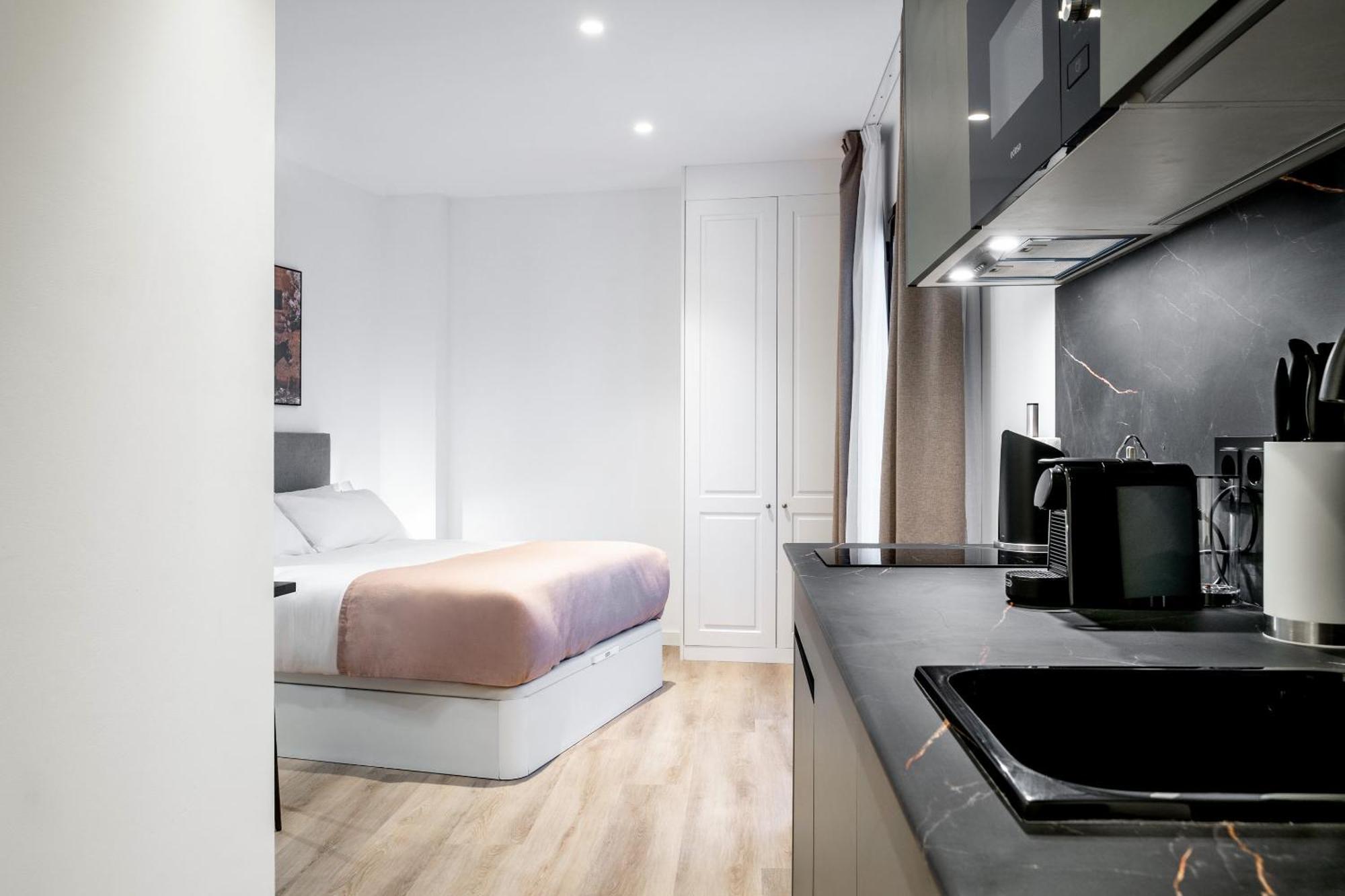 Limehome Malaga Calle Victoria Стая снимка