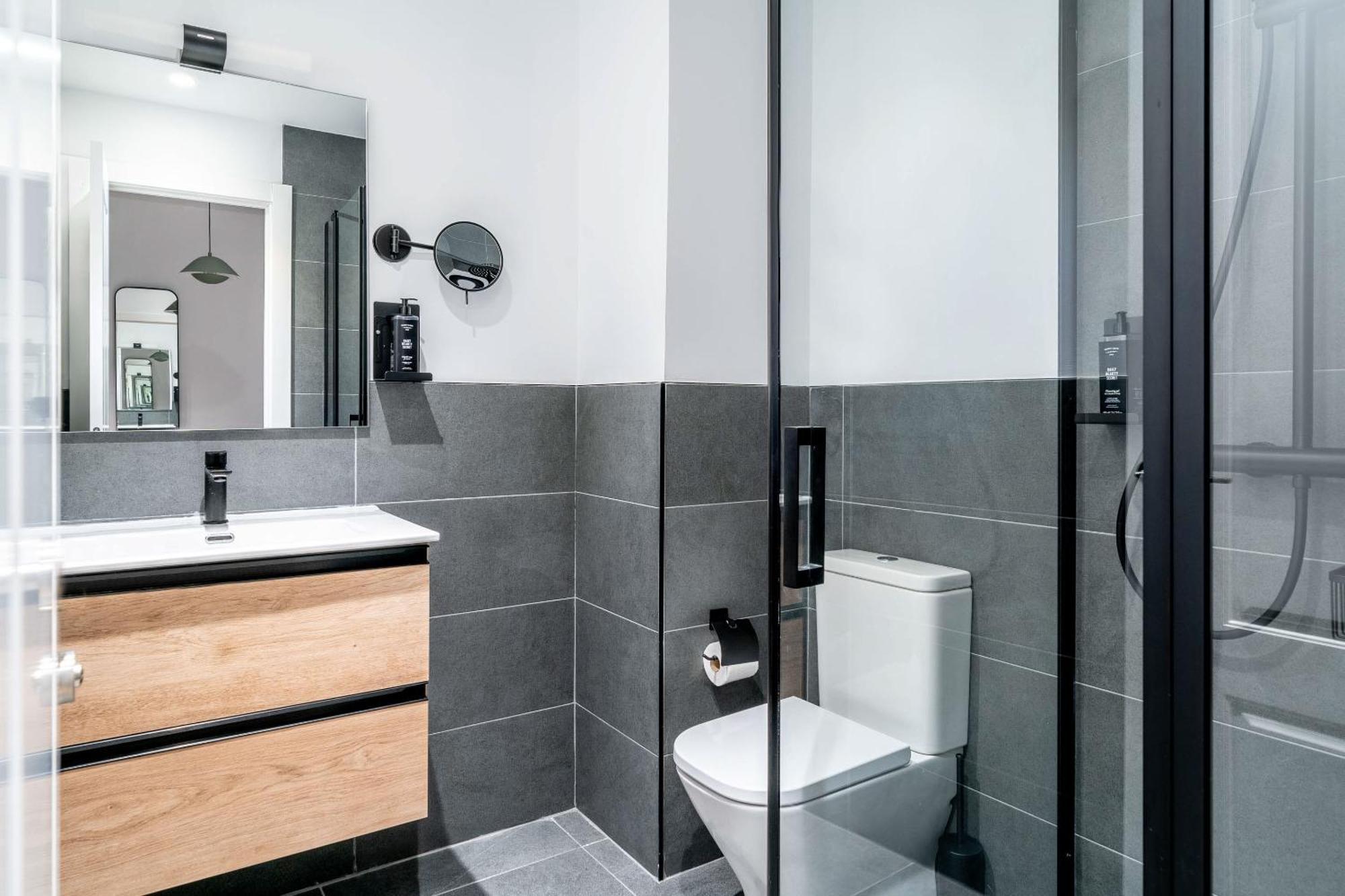 Limehome Malaga Calle Victoria Екстериор снимка