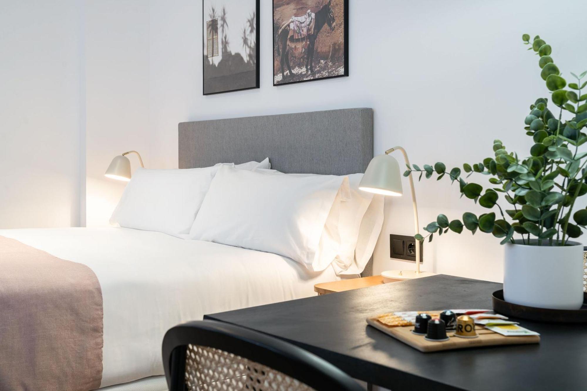 Limehome Malaga Calle Victoria Екстериор снимка