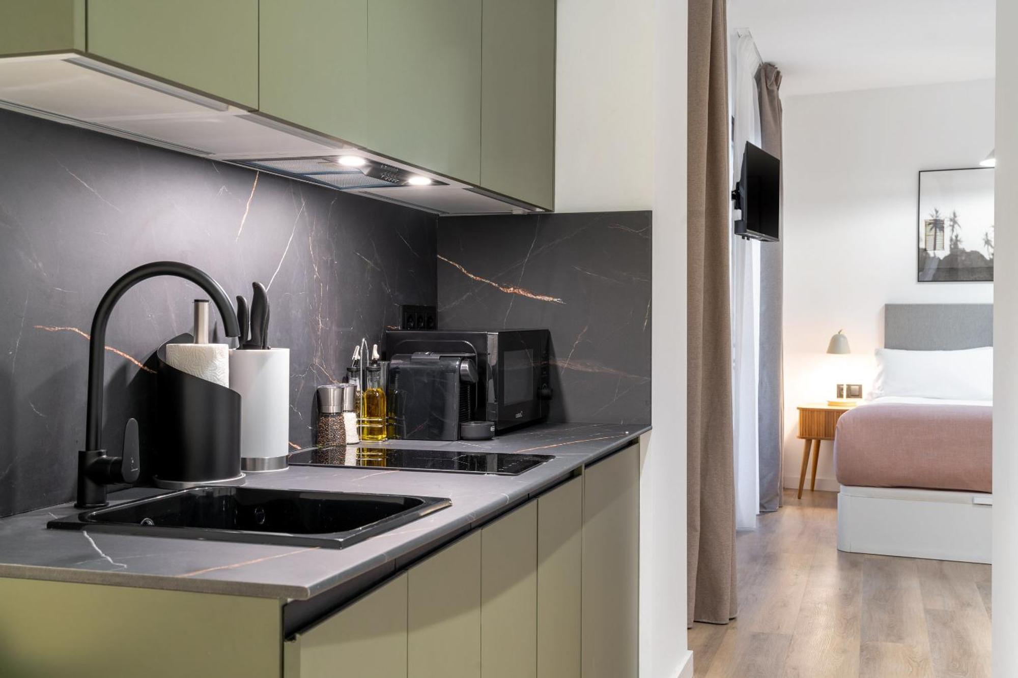 Limehome Malaga Calle Victoria Екстериор снимка