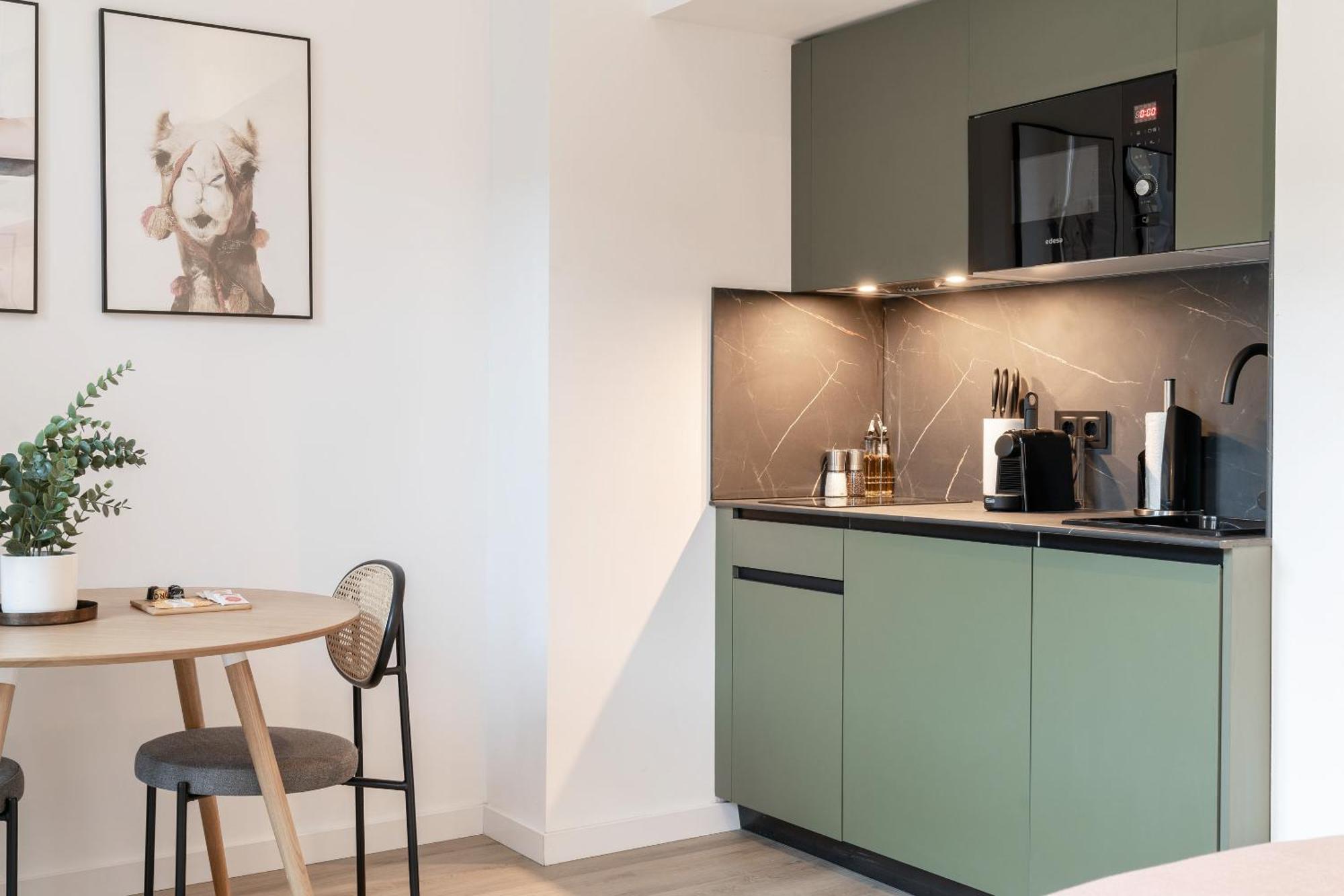 Limehome Malaga Calle Victoria Екстериор снимка