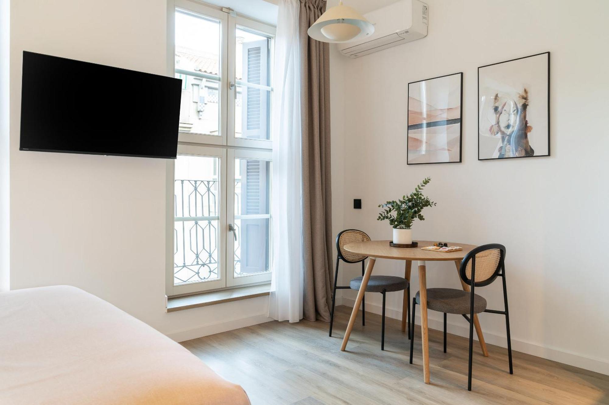 Limehome Malaga Calle Victoria Екстериор снимка