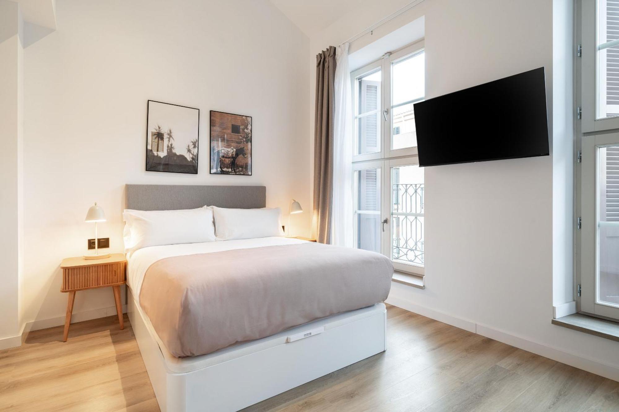 Limehome Malaga Calle Victoria Екстериор снимка