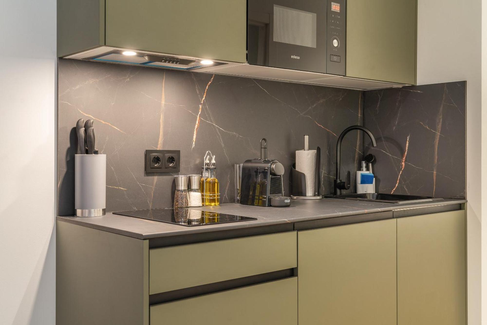 Limehome Malaga Calle Victoria Екстериор снимка