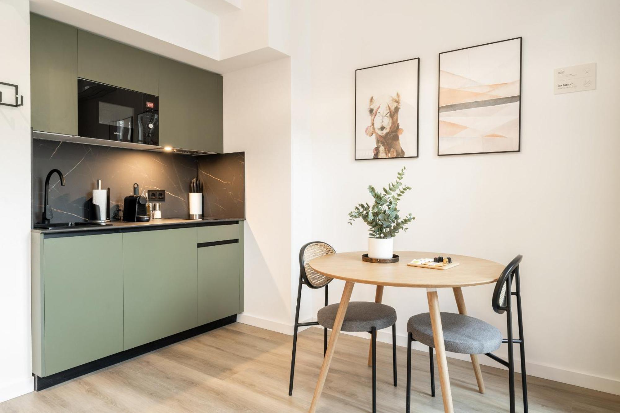 Limehome Malaga Calle Victoria Екстериор снимка