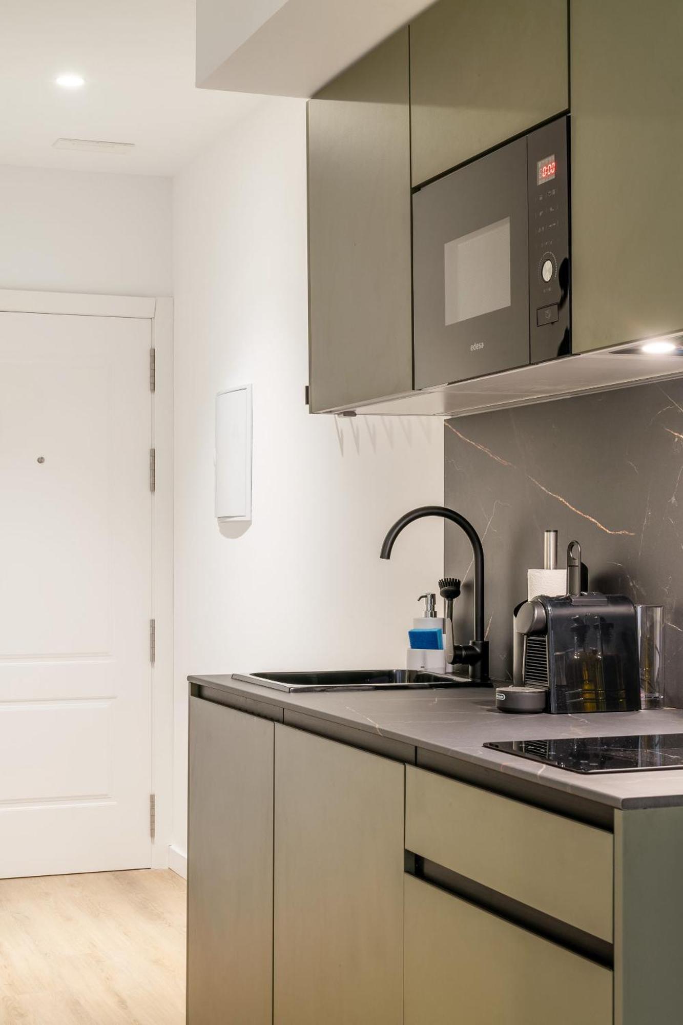 Limehome Malaga Calle Victoria Стая снимка