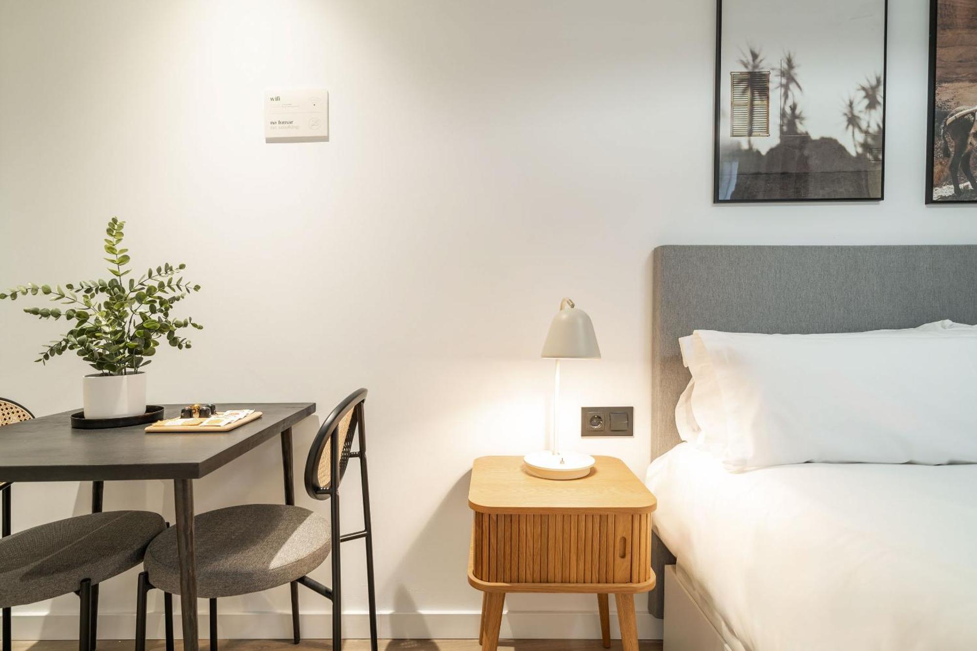 Limehome Malaga Calle Victoria Екстериор снимка