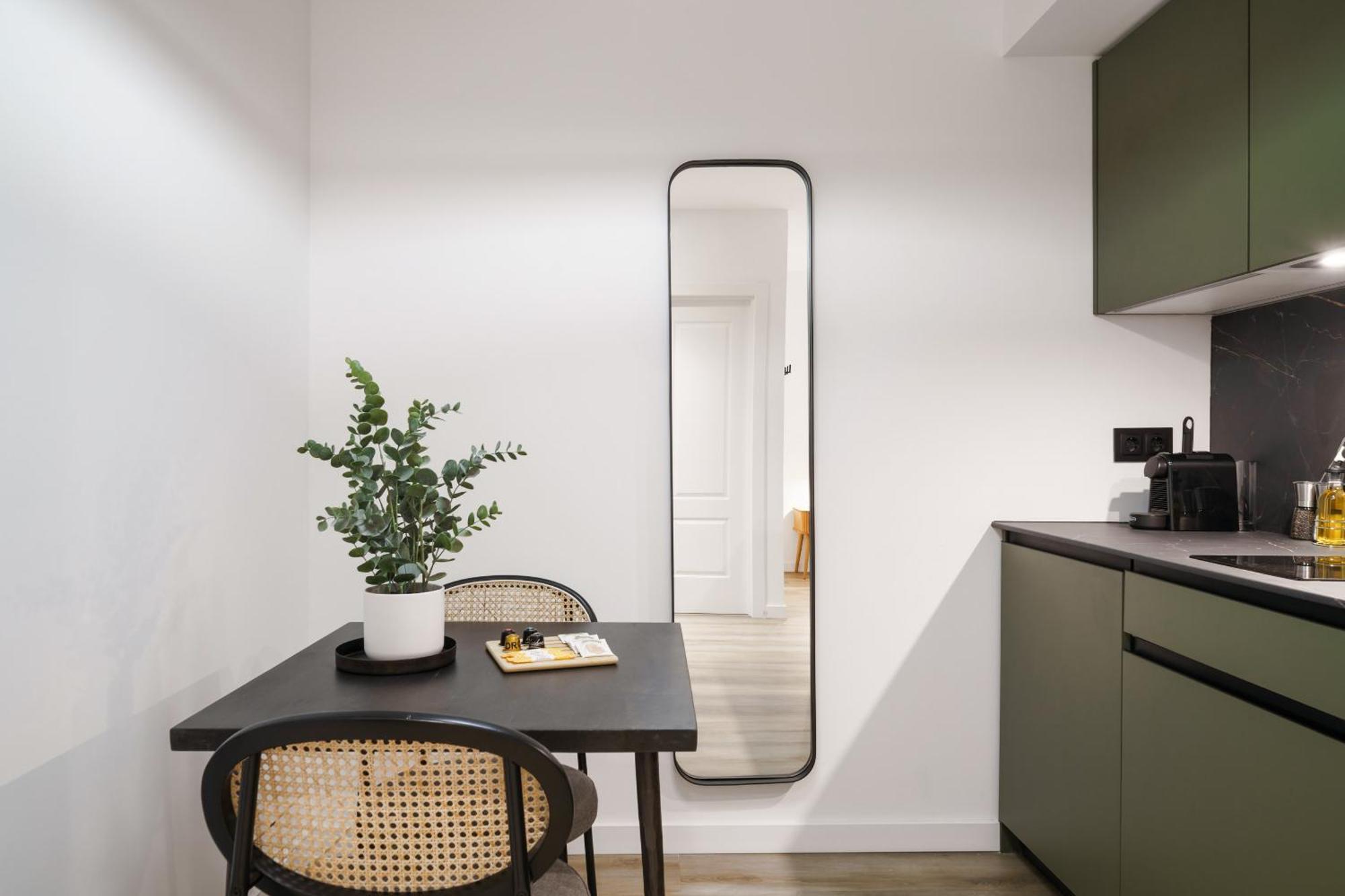 Limehome Malaga Calle Victoria Стая снимка