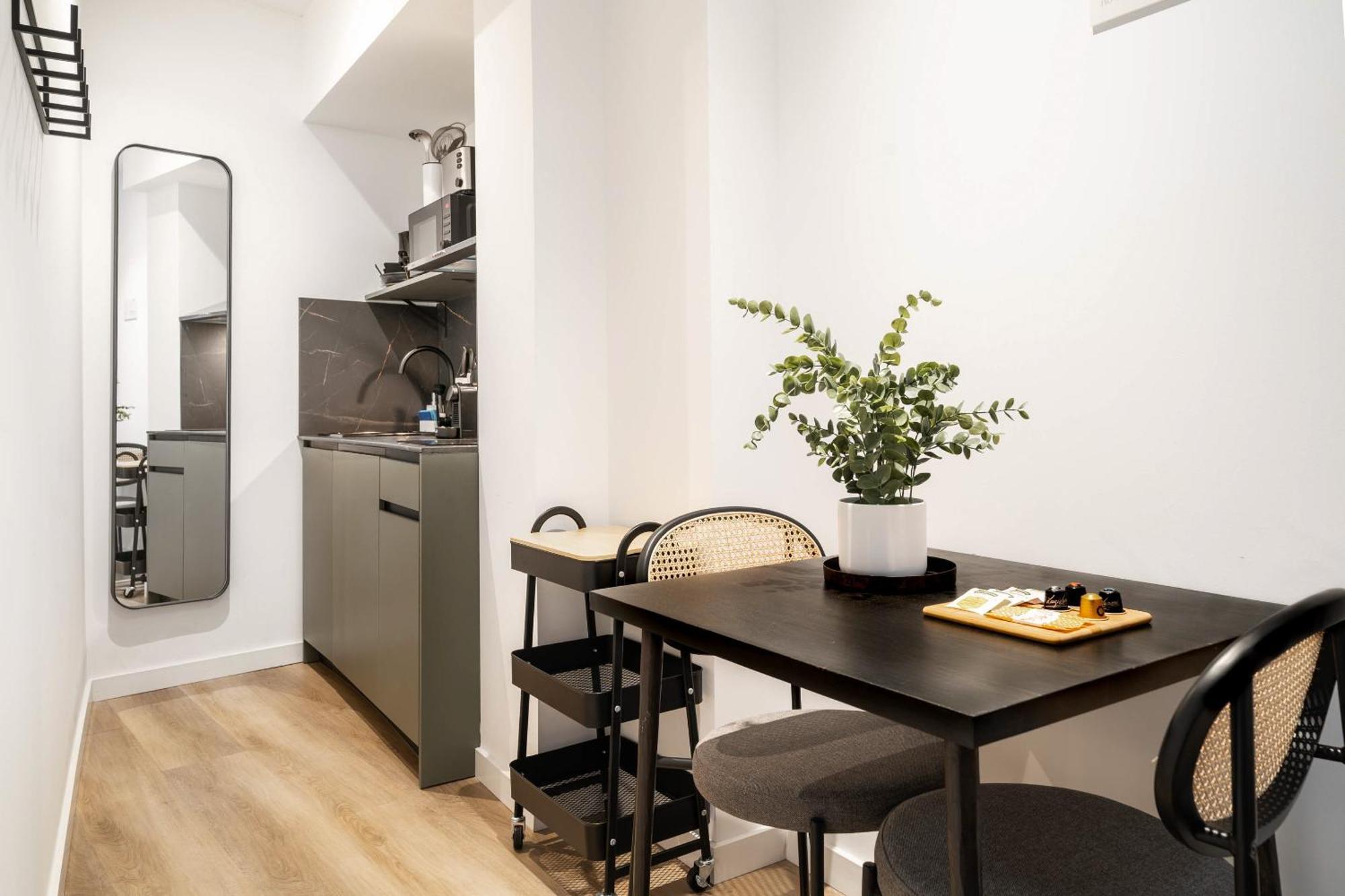 Limehome Malaga Calle Victoria Екстериор снимка